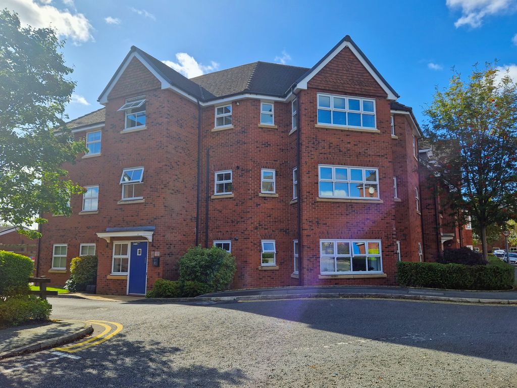 2 bed flat to rent in Holywell Drive, Warrington WA1, £915 pcm Zoopla