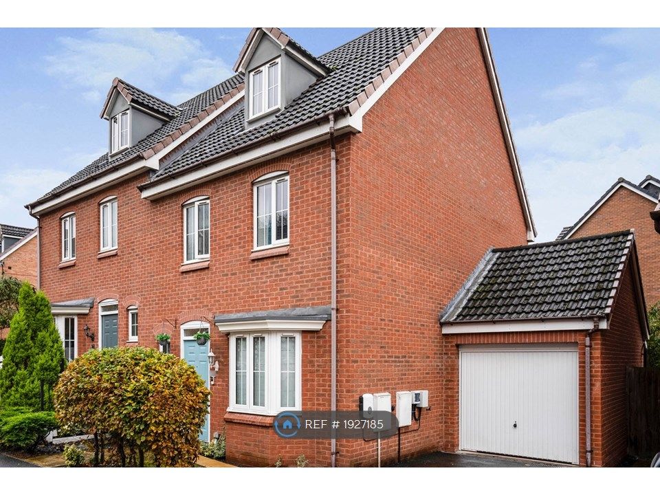 4 bed semidetached house to rent in Chervil Close, NewcastleUnderLyme ST5, £1,500 pcm Zoopla