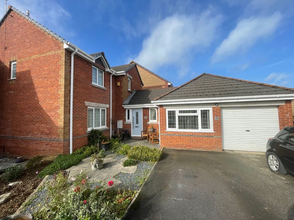Cox's Close, Plymouth PL6  