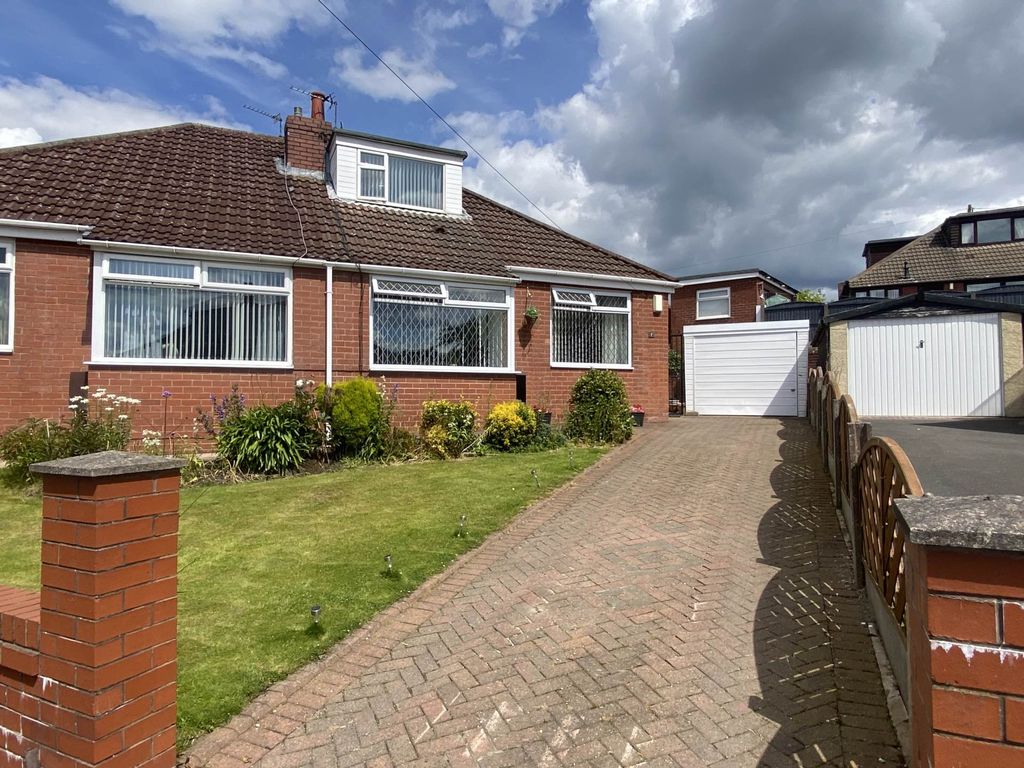 4 bed semidetached bungalow for sale in Regent Crescent, Royton OL2, £