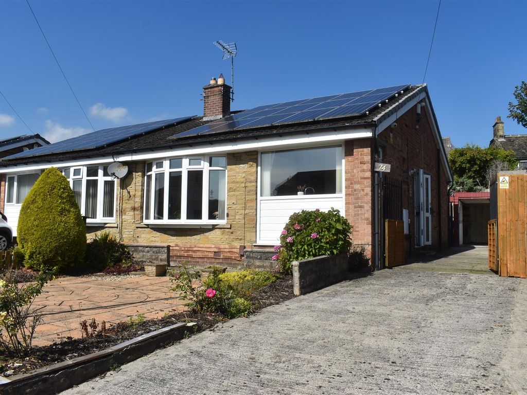 2 bed semidetached bungalow for sale in Middlebrook Way, Bradford BD8