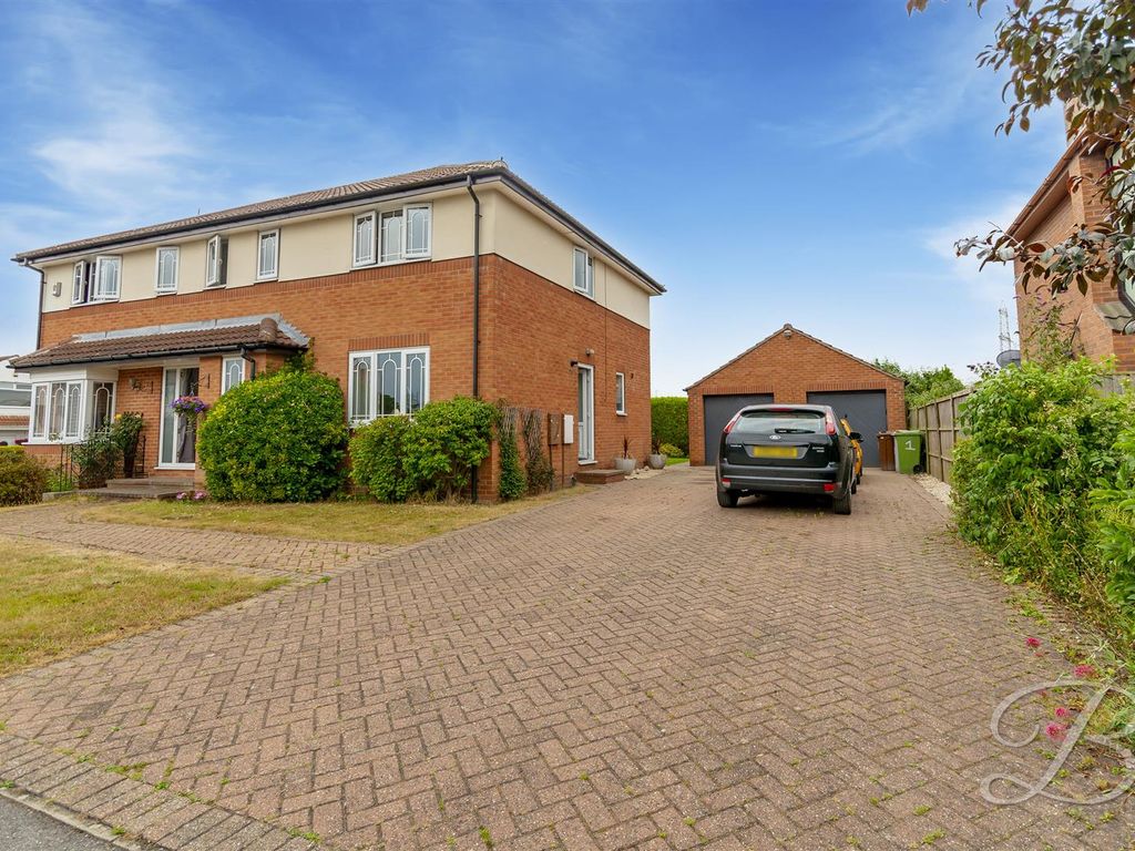 5 bed detached house for sale in Brocklehurst Drive, Edwinstowe