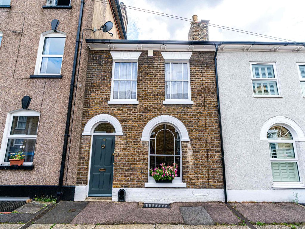 3 bed terraced house for sale in Langdon Road, Rochester ME1 Zoopla