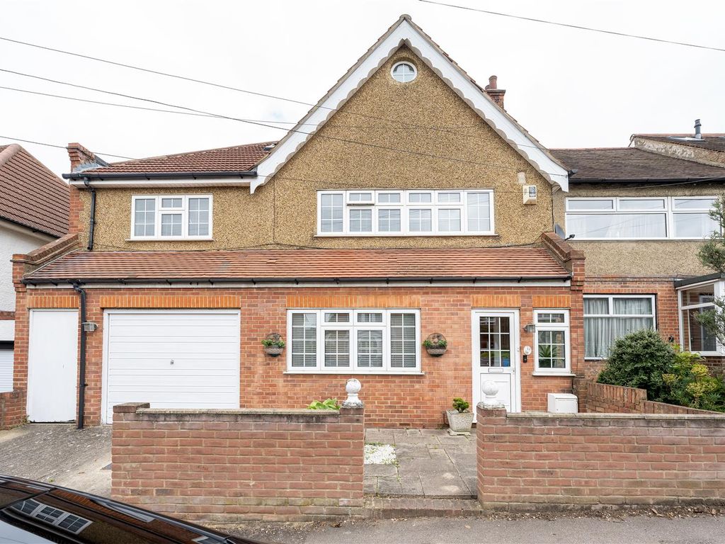 6 bed property for sale in Malvern Avenue, London E4 Zoopla