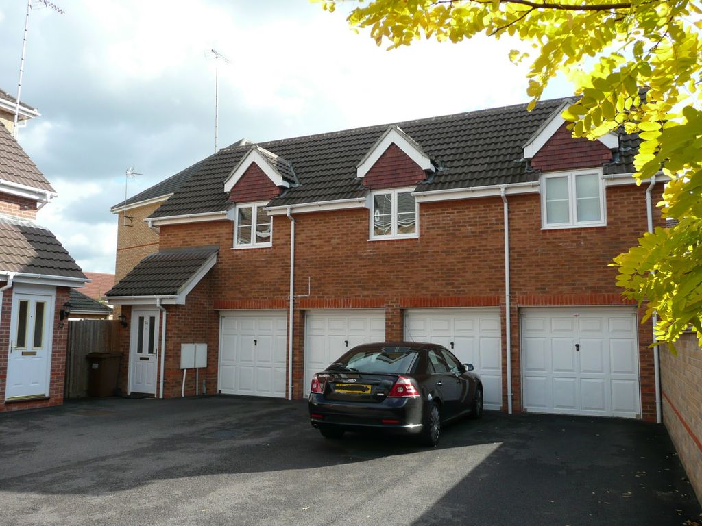2 bed property to rent in Campion Road, Hatfield, Hertfordshire AL10, £1,500 pcm Zoopla