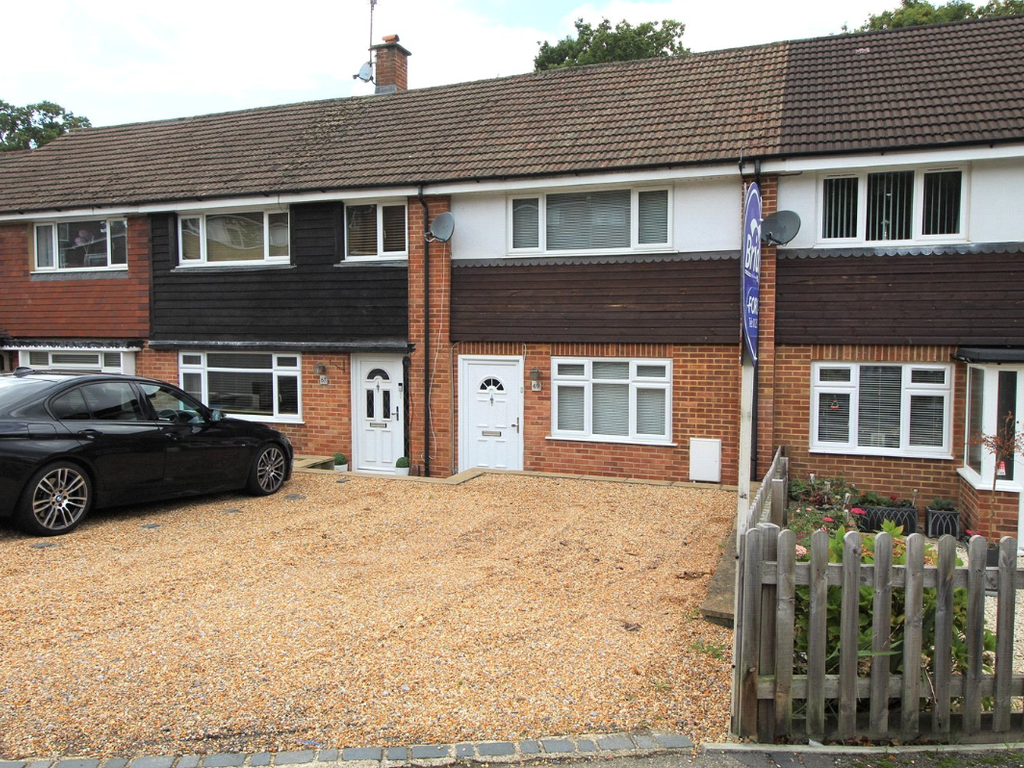 2 bed terraced house to rent in Rowhill Avenue, Aldershot GU11, £1,450