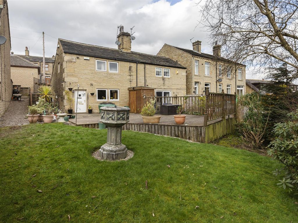 2 bed semidetached house for sale in Tofts Grove, Brighouse HD6, £