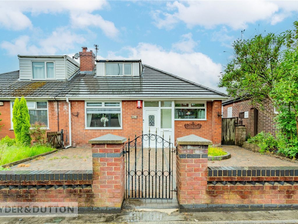 3 bed semidetached bungalow for sale in Broadway, Chadderton, Oldham