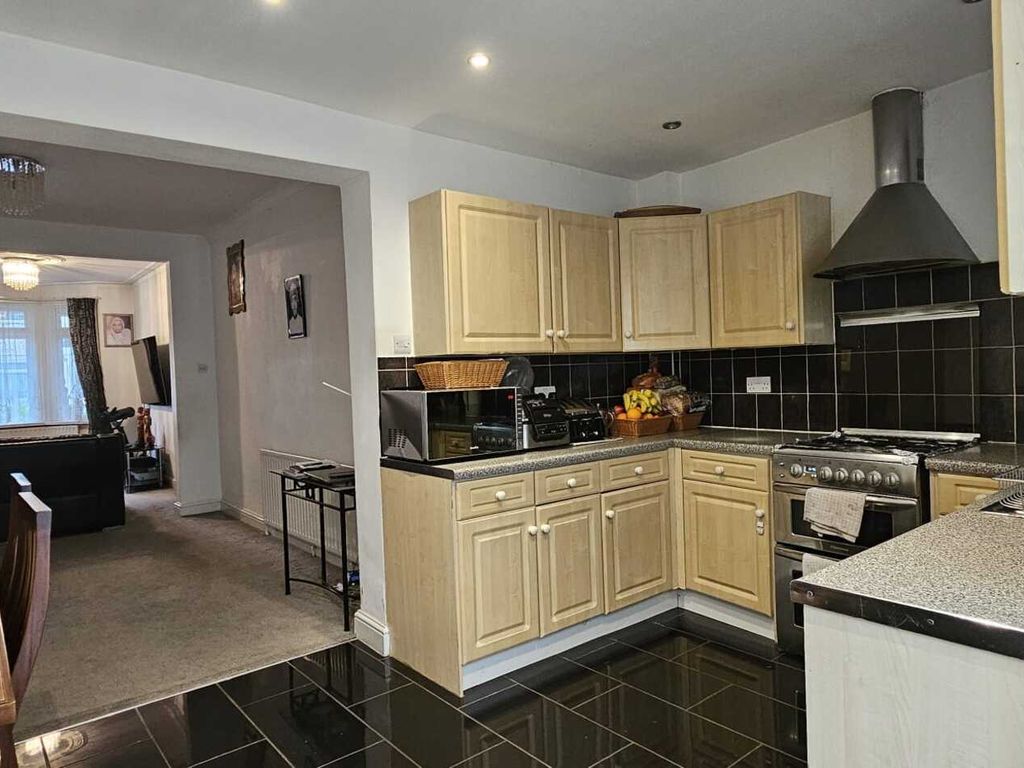 3 bed terraced house for sale in Stratford Road, Southall UB2, £554,999