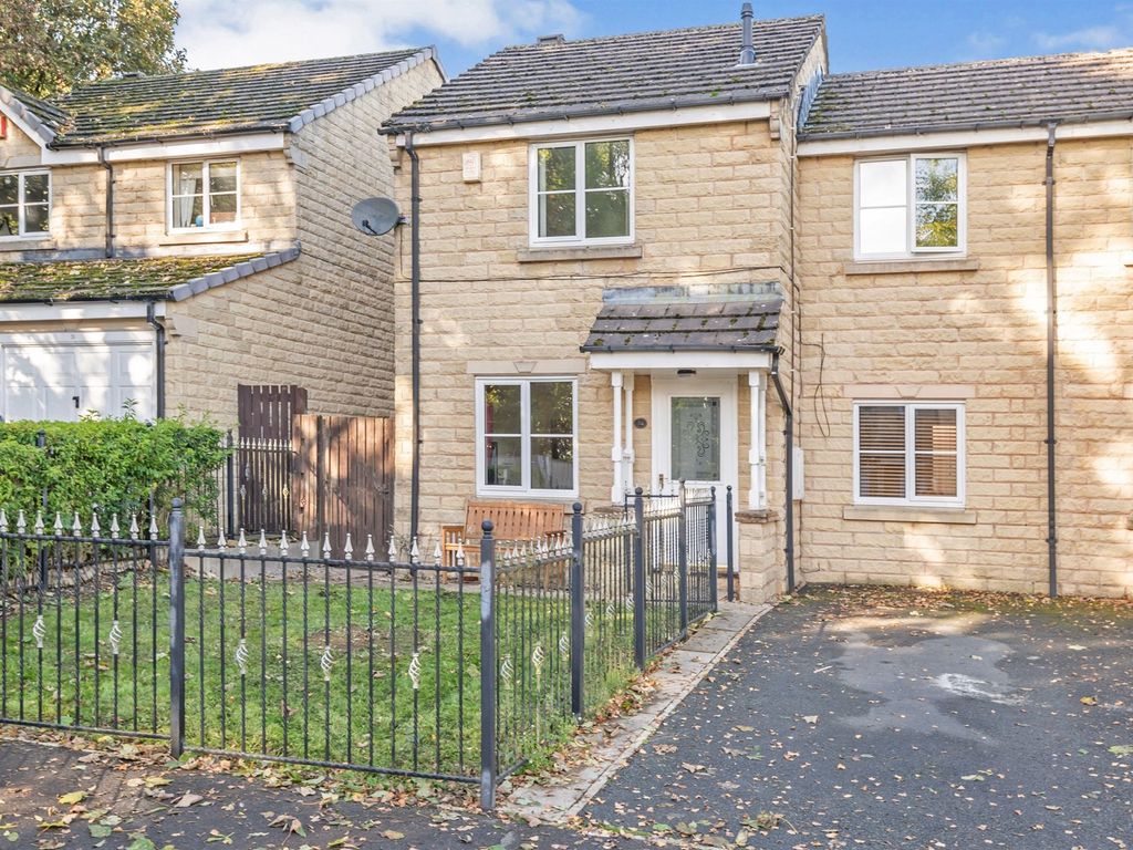 Pintail Avenue, Bradford BD6  