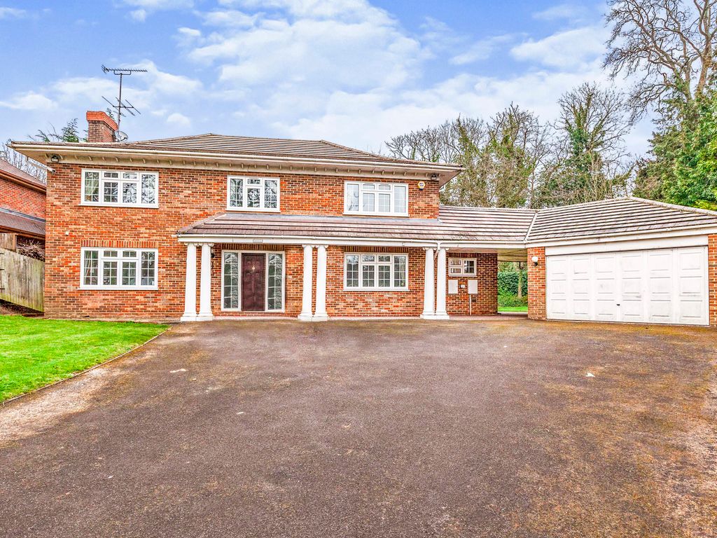 5 bed detached house to rent in Donnay Close, Gerrards Cross SL9 Zoopla