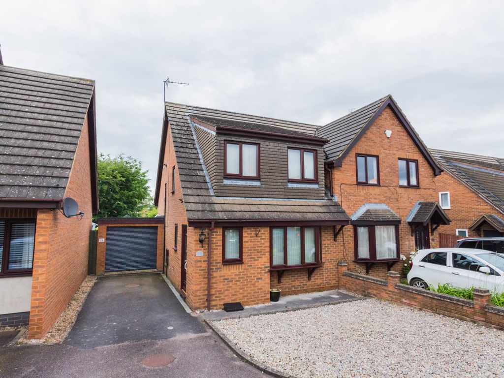 3 bed semidetached house for sale in Nursery Gardens, Irthlingborough, Wellingborough NN9, £