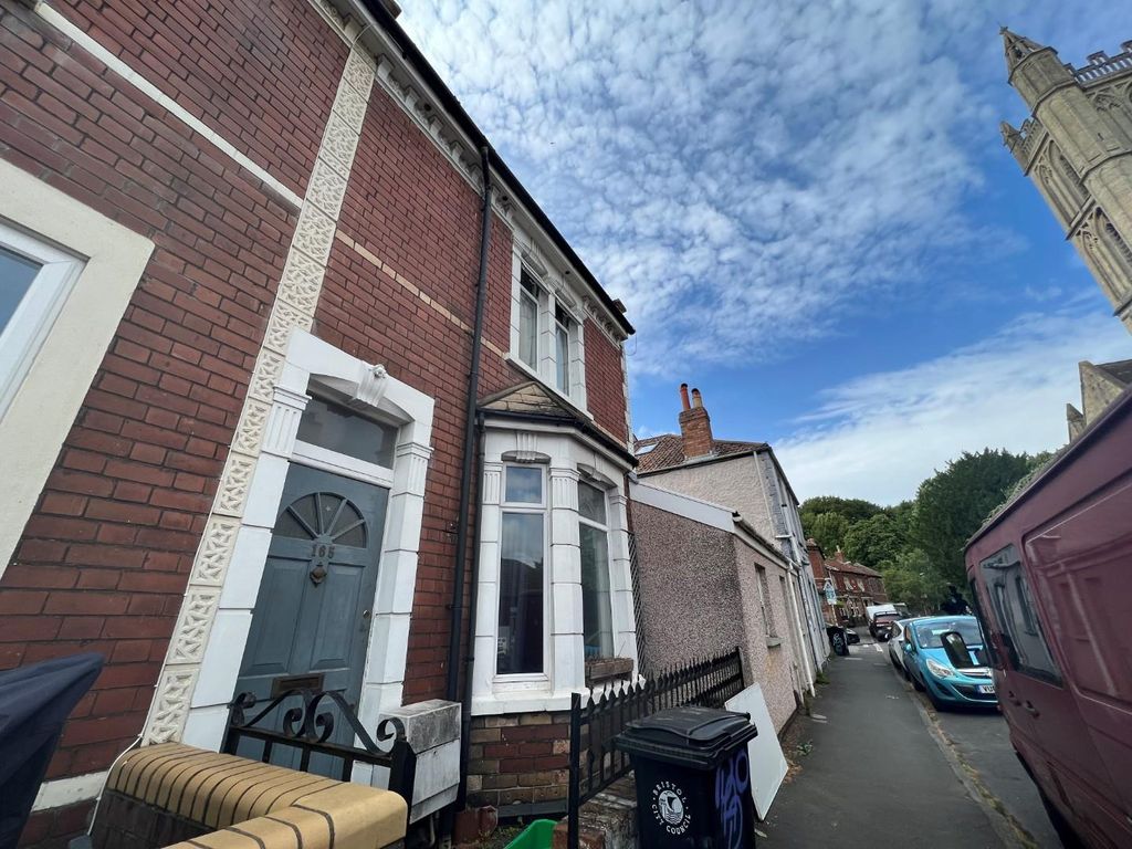 3 bed end terrace house to rent in Mina Road, St Werburghs, Bristol BS2