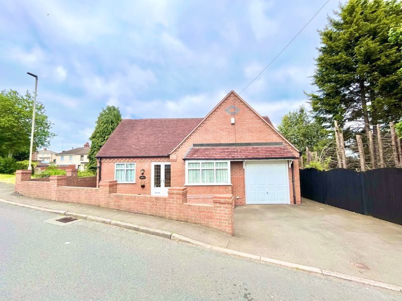 3 bed detached bungalow for sale in Yew Tree Hills, Netherton, Dudley