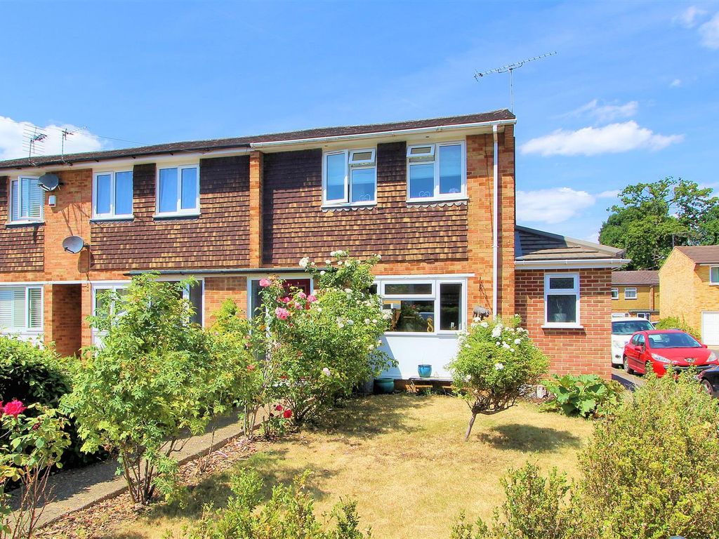 3 bed end terrace house for sale in Station Road, West Byfleet KT14