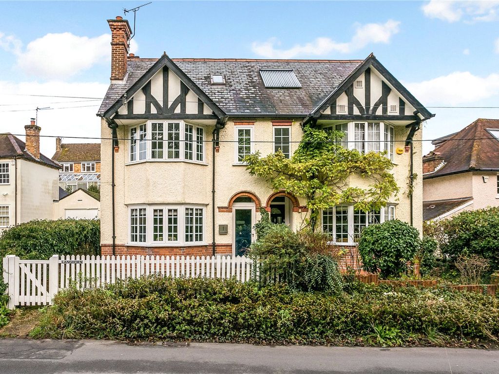 3 bed semidetached house for sale in Gold Hill North, Chalfont St