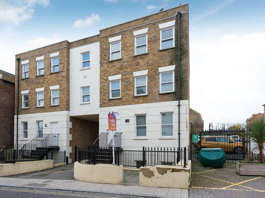 2 bed flat for sale in Effingham Street, Ramsgate CT11 Zoopla
