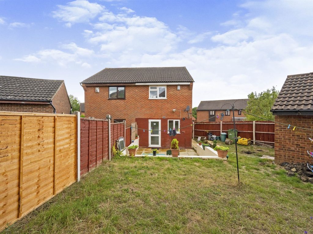 2 bed semidetached house for sale in Lundholme, Heelands, Milton