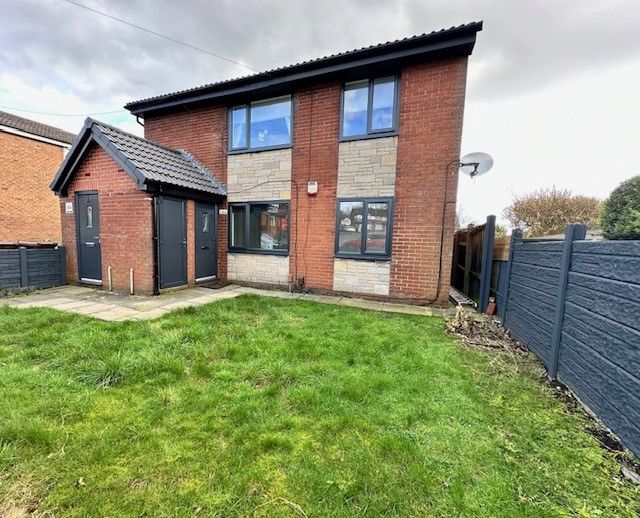 2 bed flat to rent in Belle Green Lane, Ince, Wigan, Greater Manchester