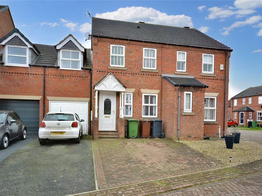 3 bed terraced house for sale in Knavesmire, Rothwell, Leeds, West