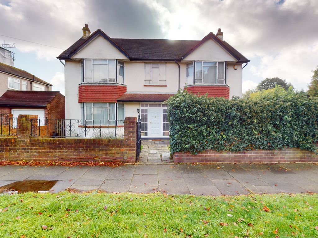 5 bed detached house for sale in Willersley Avenue, Sidcup DA15, £650,000 Zoopla
