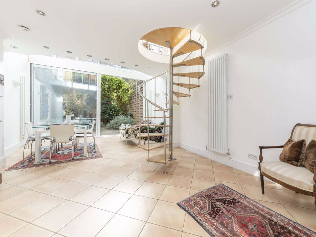 Lamont Road, London SW10  