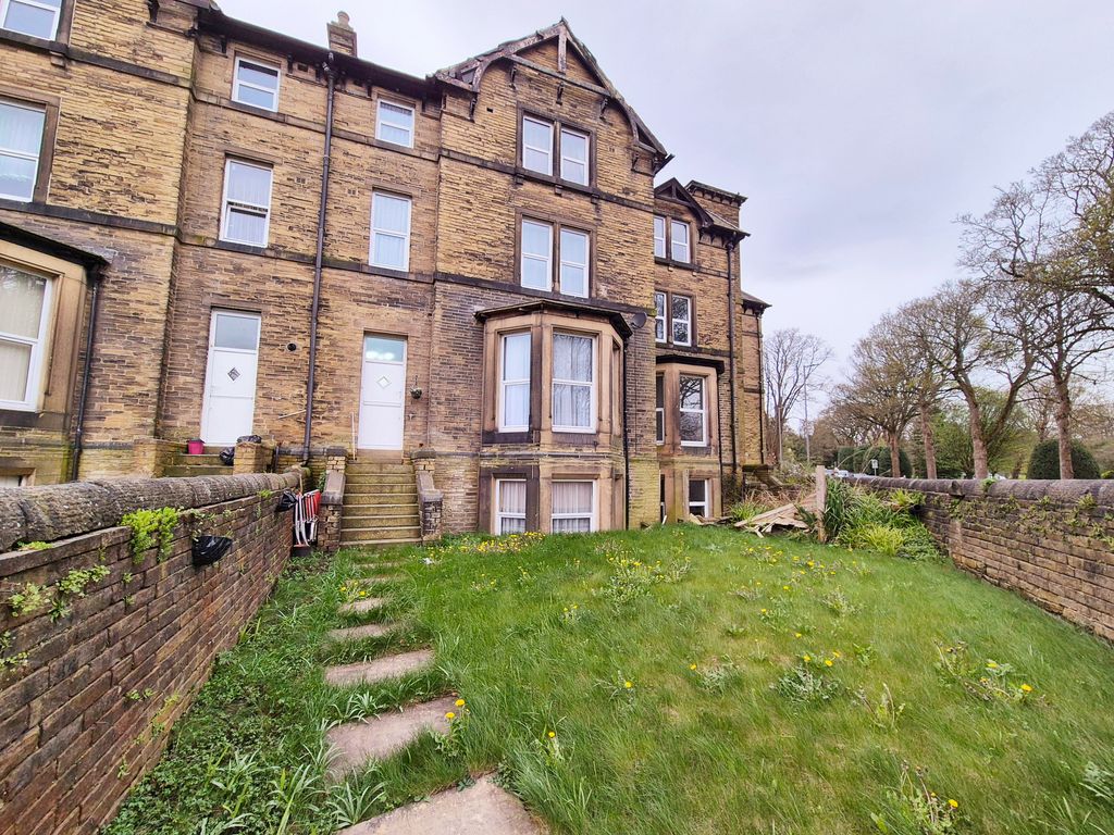 7 bed terraced house for sale in Selborne Mount, Bradford BD9, £420,000