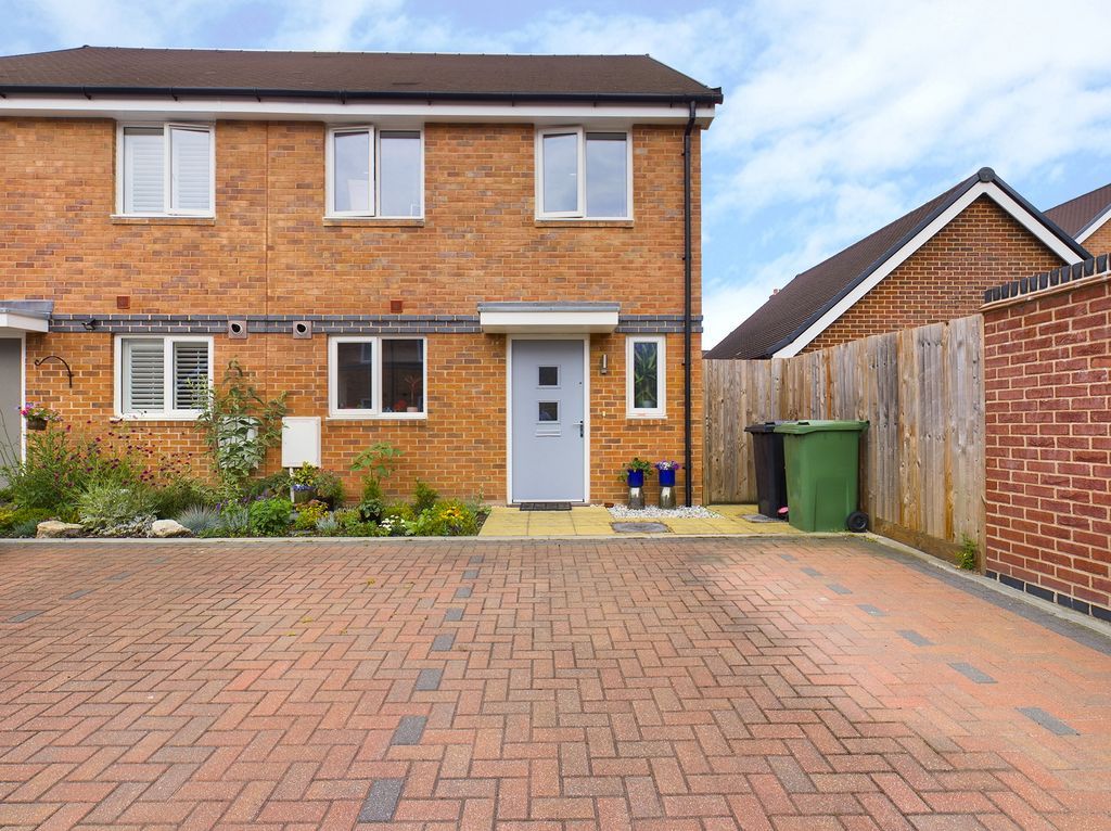 2 bed semidetached house for sale in Jane Austen Close, Bordon GU35