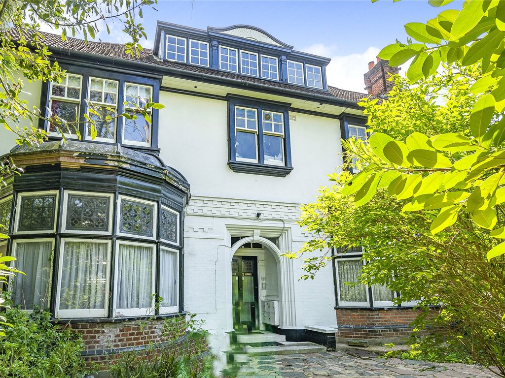 3 bed flat for sale in Lovelace Gardens, Surbiton KT6, £475,000 Zoopla