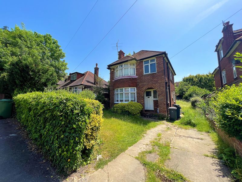 3 bed detached house for sale in Hamilton Road, High HP13 Zoopla