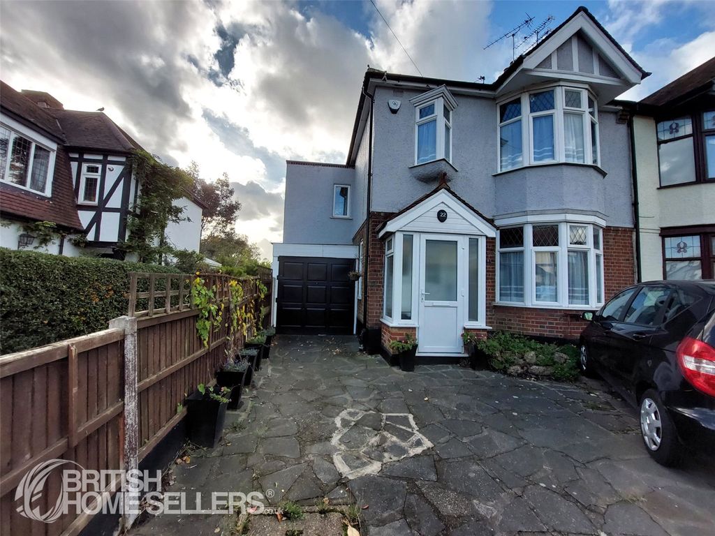 4 bed semidetached house for sale in Slewins Lane, Hornchurch RM11, £