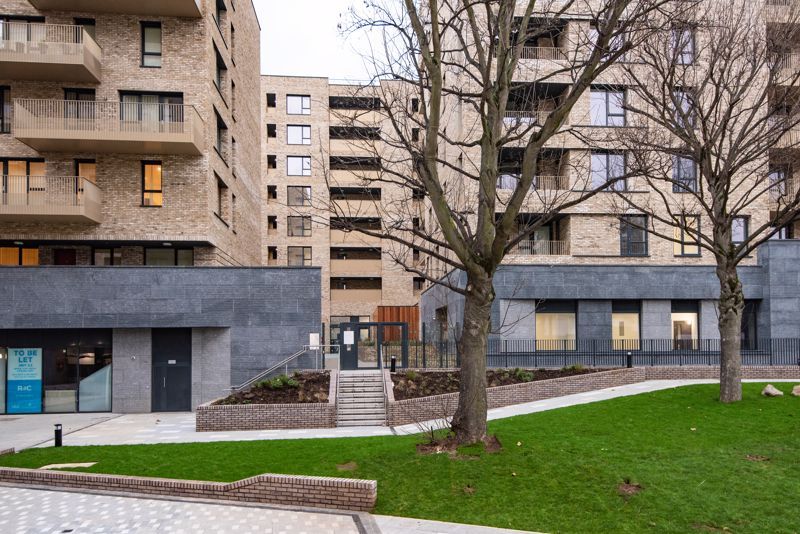 2 bed flat to rent in Devlin House, Acton Gardens W3, £2,150 pcm Zoopla