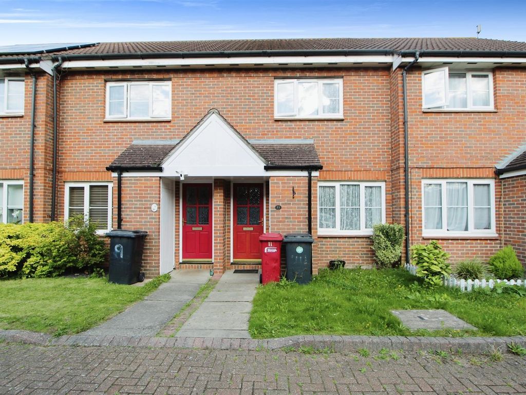 2 bed terraced house to rent in Eltham Avenue, Cippenham, Slough SL1, £