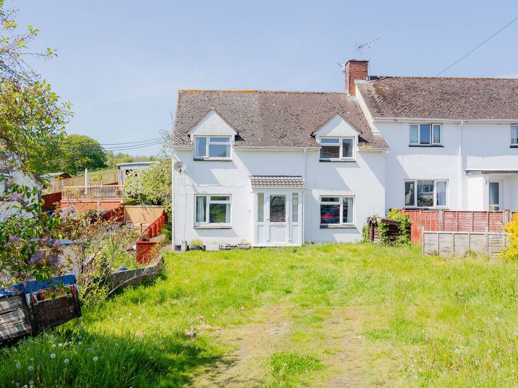 3 bed end terrace house for sale in Crofts Estate, Sandford EX17, £