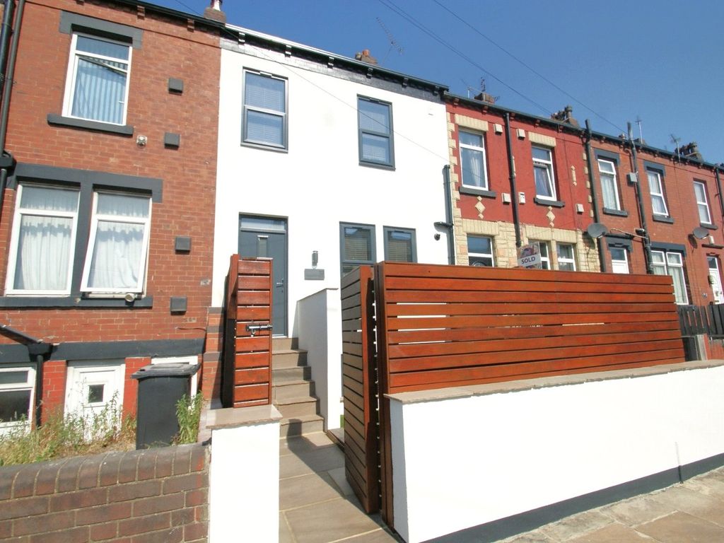 3 bed terraced house to rent in Longroyd Grove, Leeds, West Yorkshire
