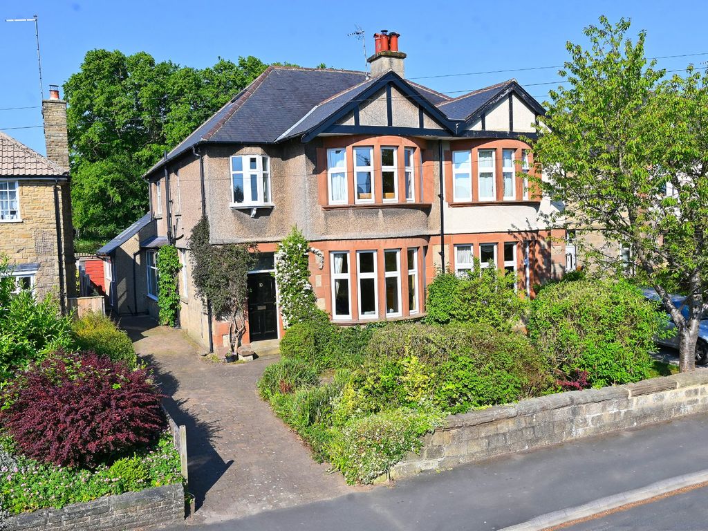 5 bed semidetached house for sale in Hamilton Avenue, Harrogate HG2