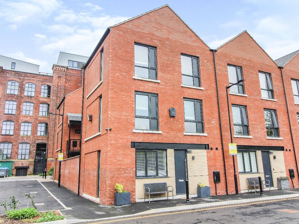 4 bed town house for sale in Elisabeth Gardens, Stockport SK5, £310,000