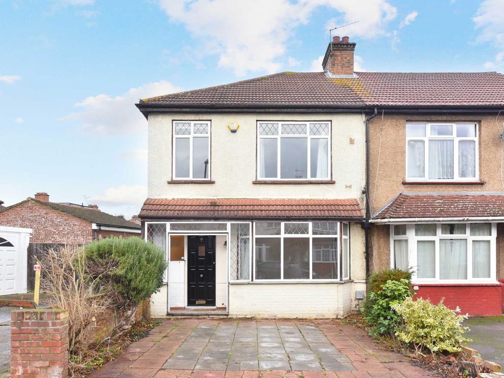 3 bed property for sale in Kings Ave, Ealing, Greenford UB6, £580,000