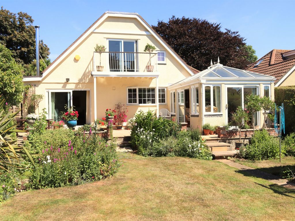 4 bed detached bungalow for sale in Saltern Road, Goodrington, Paignton