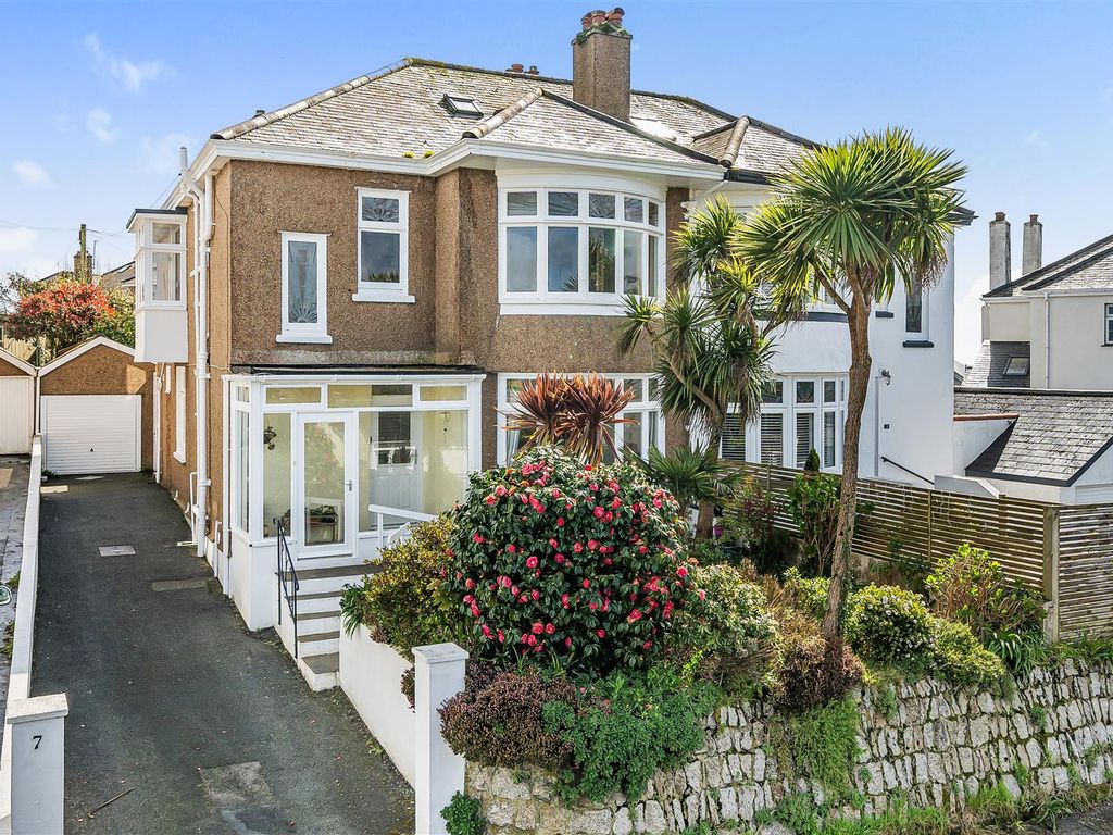 4 bed semidetached house for sale in Castle Drive, Falmouth TR11, £