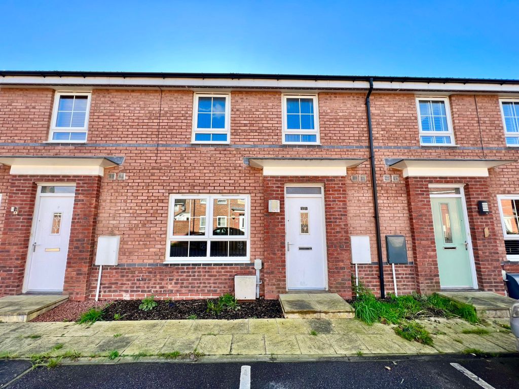 2 bed terraced house to rent in Holland Park, Kingswood HU7, £625 pcm