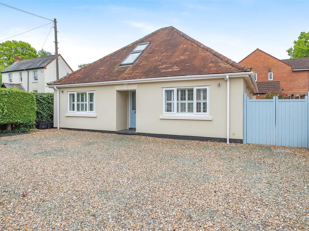 5 bed bungalow for sale in Ellis Road, Crowthorne, Berkshire RG45 Zoopla