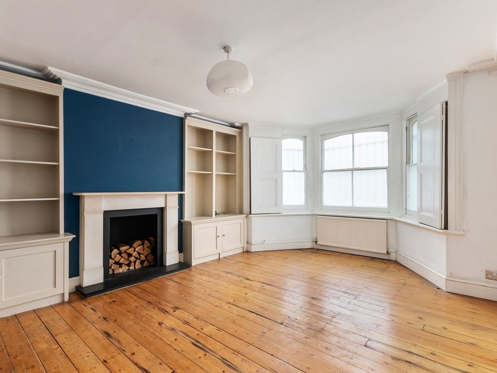 2 bed flat for sale in Hammersmith Grove, Brackenbury Village