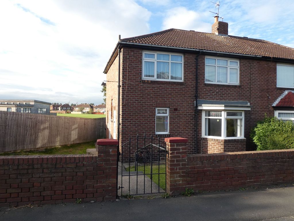 4 bed semidetached house to rent in Victoria Road East, Hebburn NE31