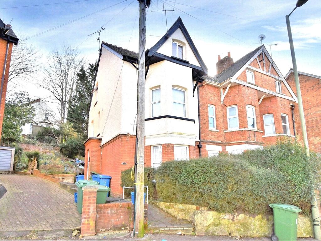 1 bed end terrace house to rent in York Road, Aldershot, Hampshire GU11