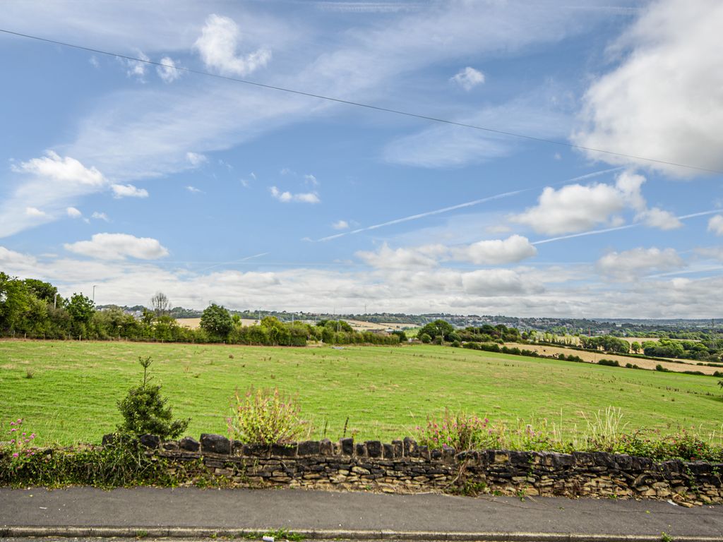 4 bed detached house for sale in Smithy Brook Lane, Thornhill, Dewsbury