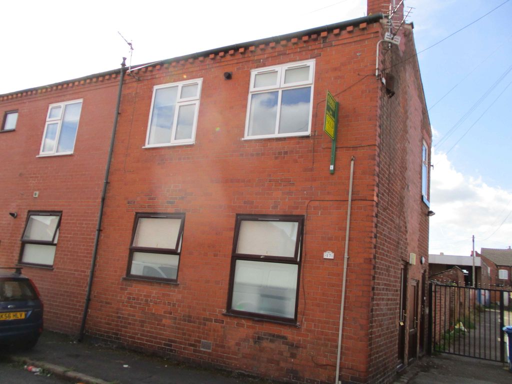 2 bed flat to rent in Farnworth Street, Leigh, Greater Manchester WN7
