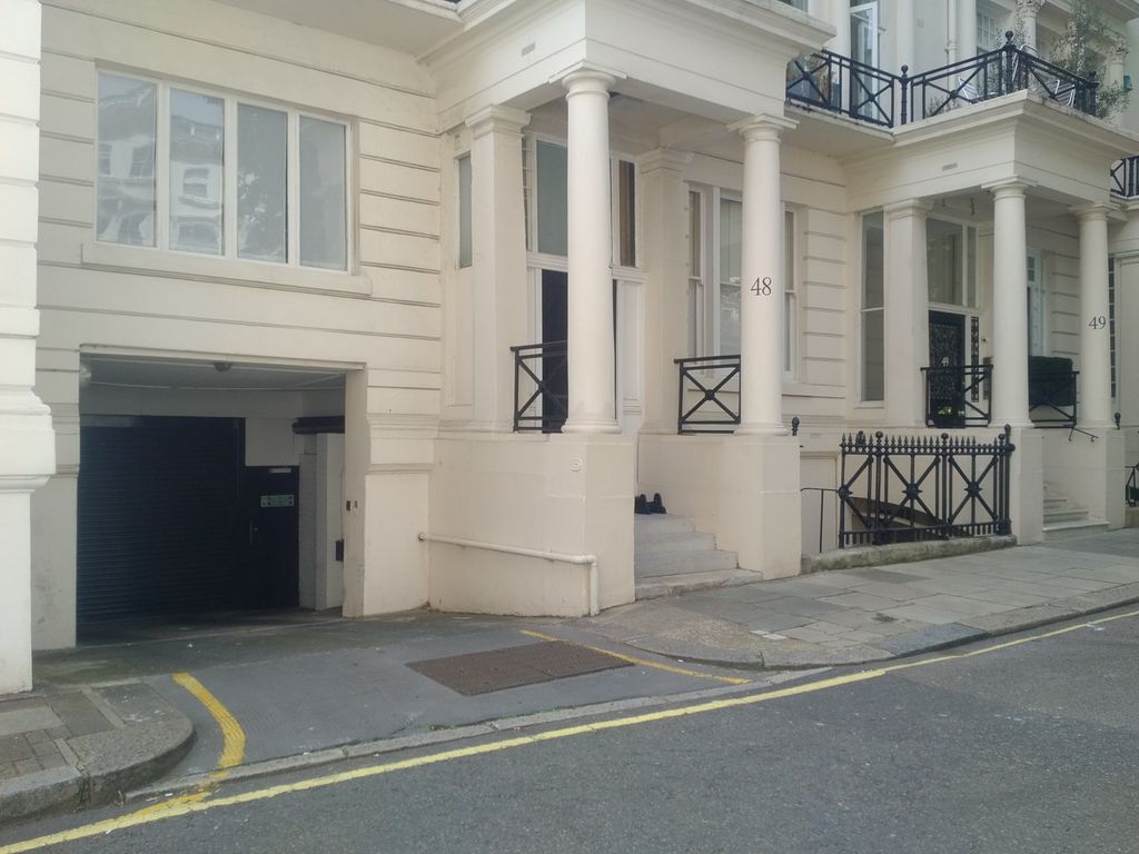Parking to rent in Parking Space, Rutland Gate SW7, £542 pcm Zoopla