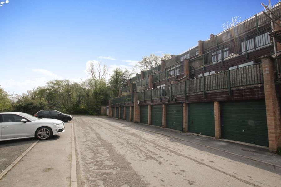 2 bed flat to rent in Briary Road, Portishead, Bristol BS20 Zoopla