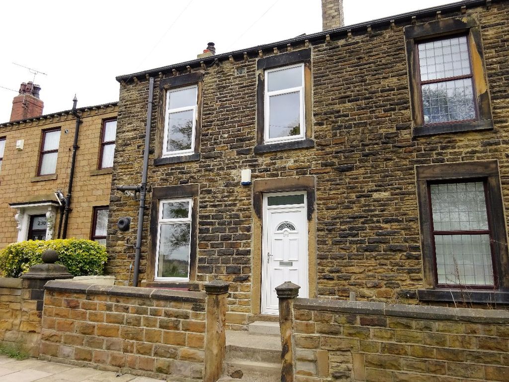 2 bed terraced house to rent in Whitehall Road, Drighlington, Bradford